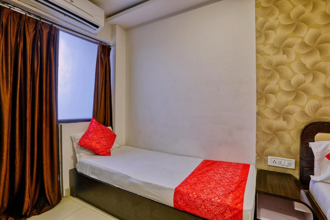 Hotel Galaxy Indaur Kültér fotó