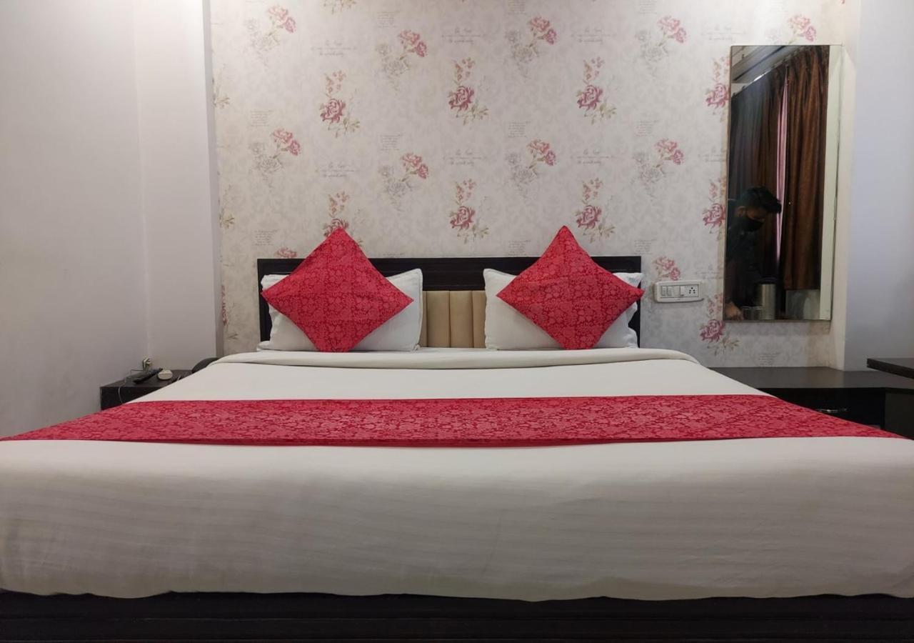 Hotel Galaxy Indaur Kültér fotó