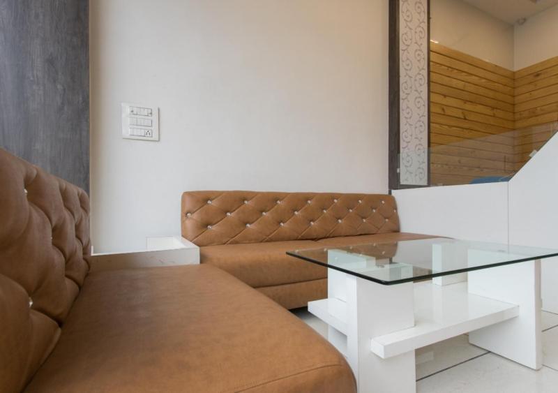 Hotel Galaxy Indaur Kültér fotó