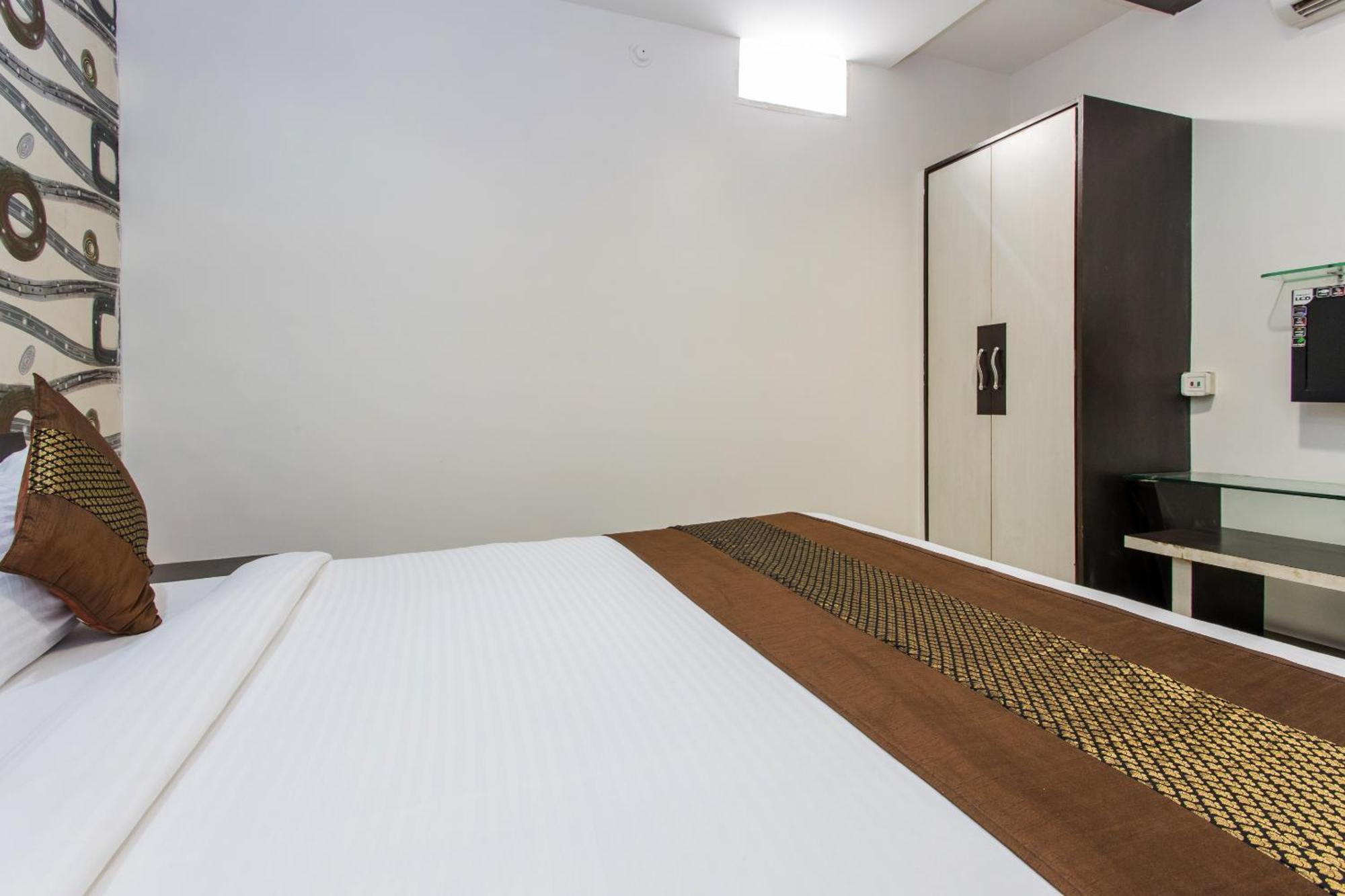 Hotel Galaxy Indaur Kültér fotó
